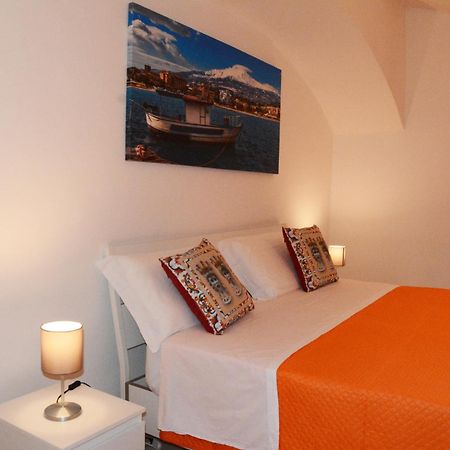 Casa Filippo Apartment คาตาเนีย ภายนอก รูปภาพ
