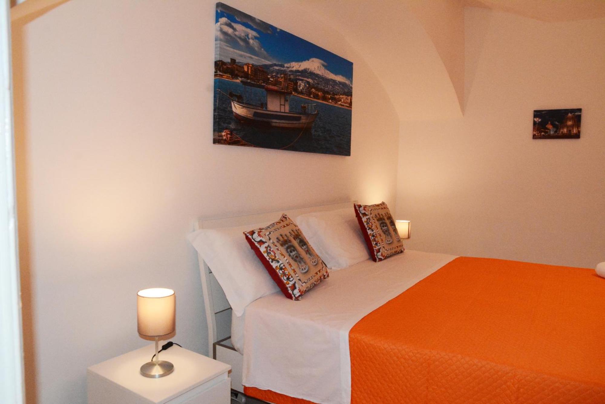 Casa Filippo Apartment คาตาเนีย ภายนอก รูปภาพ