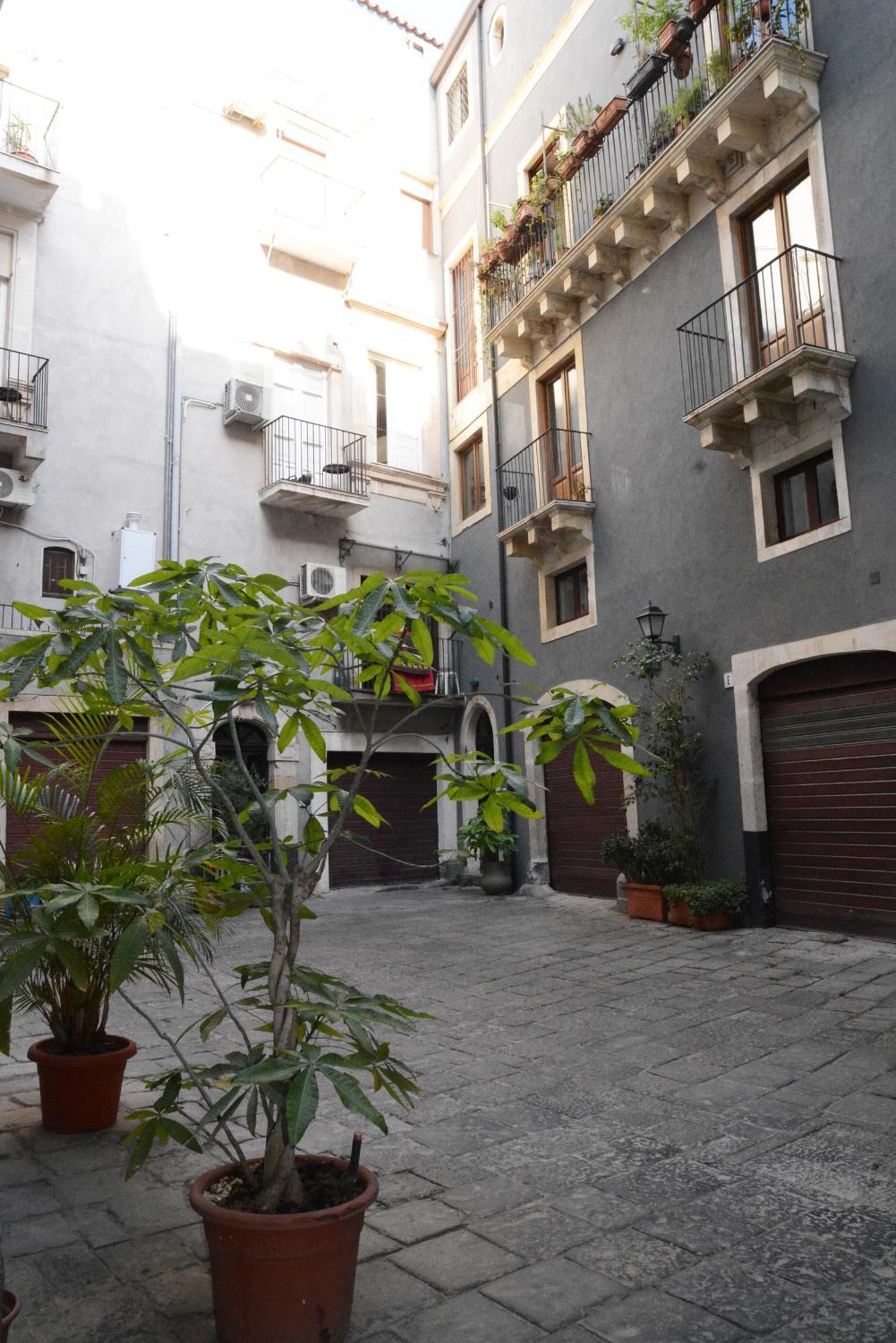 Casa Filippo Apartment คาตาเนีย ภายนอก รูปภาพ